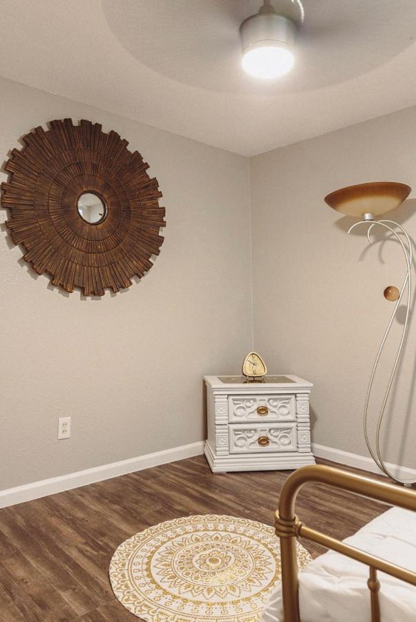 Premium Styled 2 Bedroom Apt In The Heart Of The Heights Houston Eksteriør bilde