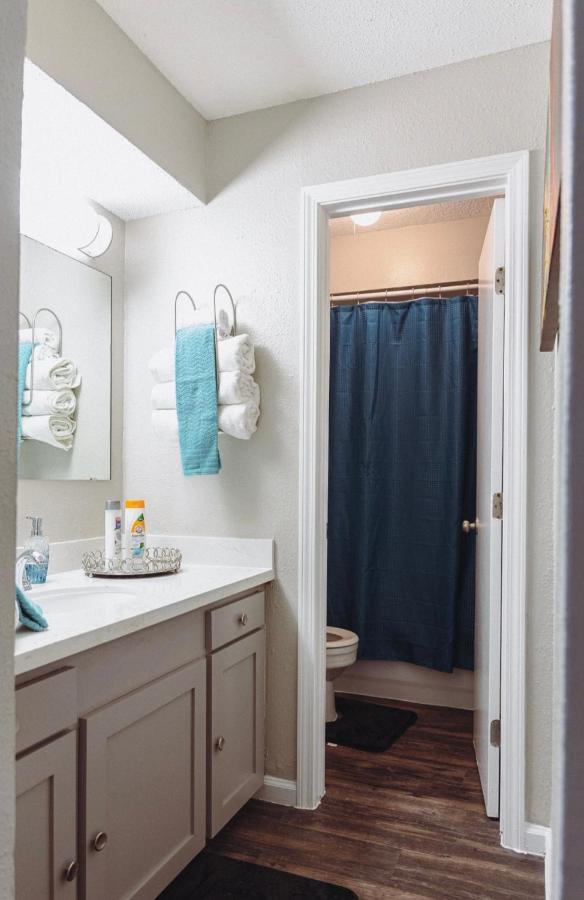 Premium Styled 2 Bedroom Apt In The Heart Of The Heights Houston Eksteriør bilde